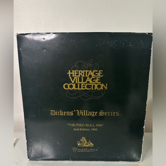 Department 56 The Pied Bull Inn Retired Dickens Village - Picture 11 of 13